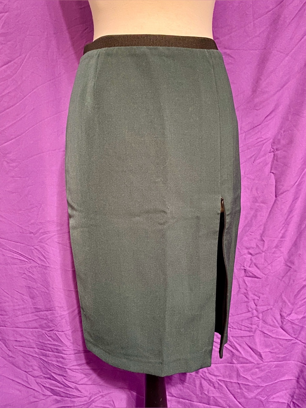 Zara Dark Green Wool Blend Midi Skirt with Zipper Side Slit. Size M.